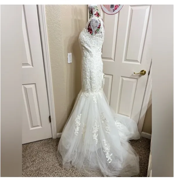 Elegant white wedding dress size S - Image 6