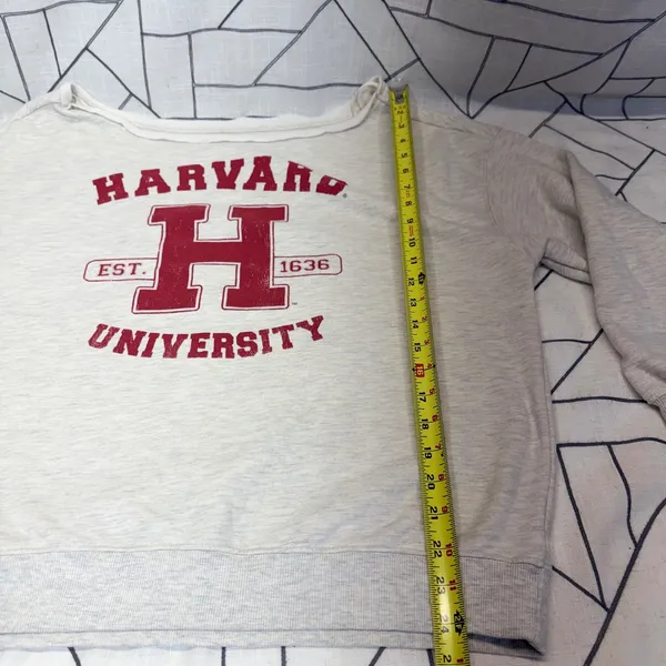 Harvard University Sweatshirt XL Gray‎ Boat Neck Veritas Pullover Sweatshirt - Image 5