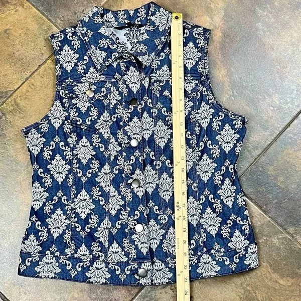Baccini Floral Denim Style Sleeveless Button Down Collard Vest Large - Image 5