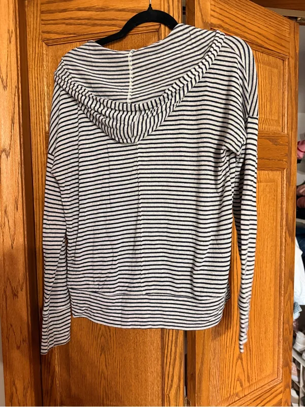 Hollister White and Navy Striped Zip Hoodie - Image 2