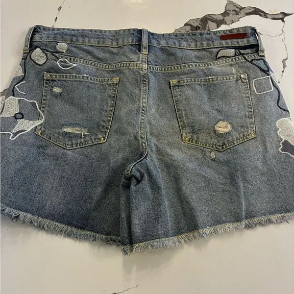Pilcro Blue Floral Jean Shorts - Image 5
