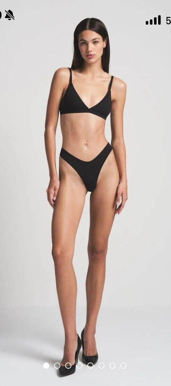 SKIMS Triangle Bralette - Image 4