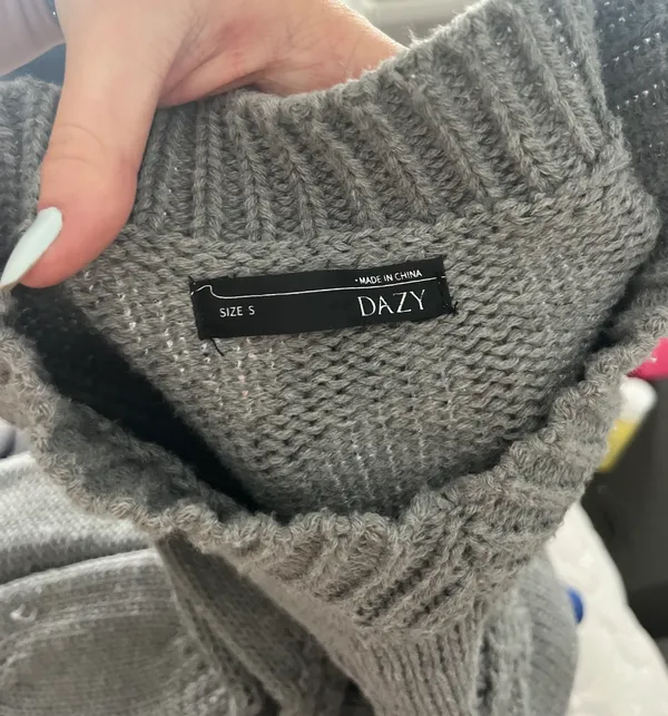 SheIn Dazy Sweater - Image 5