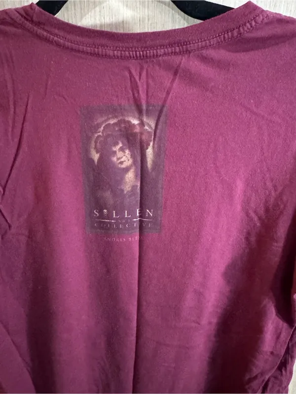 Women's Sullen Graphic Tee in Deep Berry Size Large - Image 5