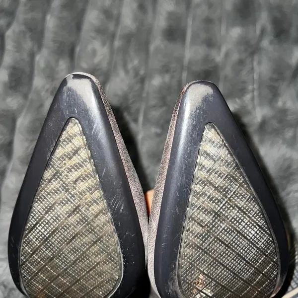 Calvin Klein Polly pointed-toe pumps metallic‎ pewter/gunmetal finish. Size 8.5M - Image 6