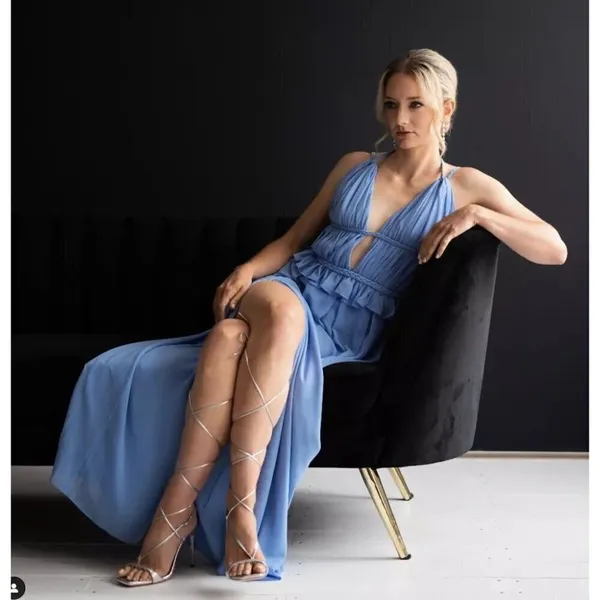 DRESS THE POPULATION Athena Halter Neck Gown in Periwinkle Size Small - Image 2