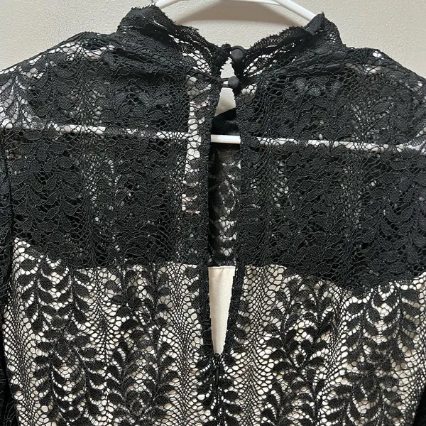 Keepsake‎ Uptown Black Lace Dress size Medium - Image 3
