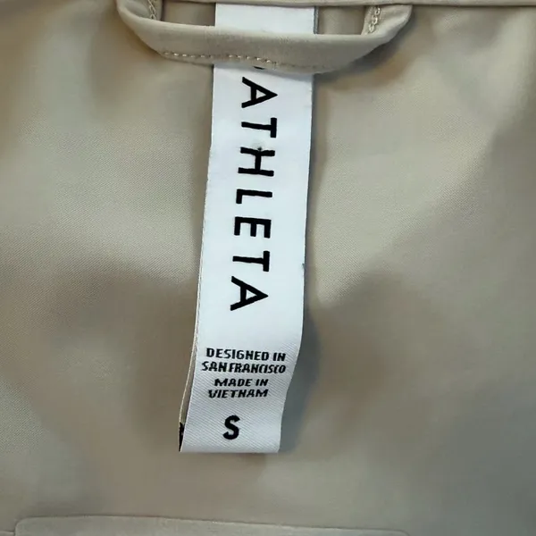 Athleta Urbanite Women's Beige Button Down Shirt - Image 5