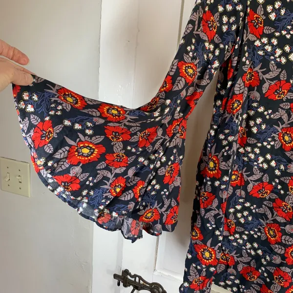 Free People Boho Bell Sleeve Floral Mini Dress Tunic XS Flowy‎ Fairy Festival - Image 2