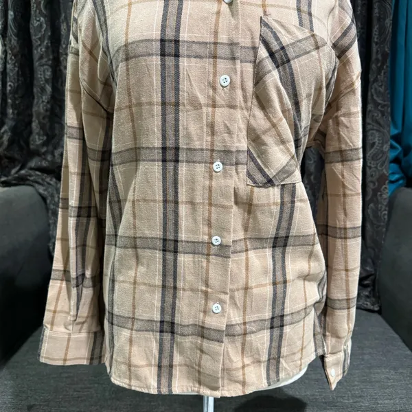 Women Plaid Tan & Black Collared Long Sleeve Buttondown Relaxed Fit Shirt‎ Sz L - Image 3