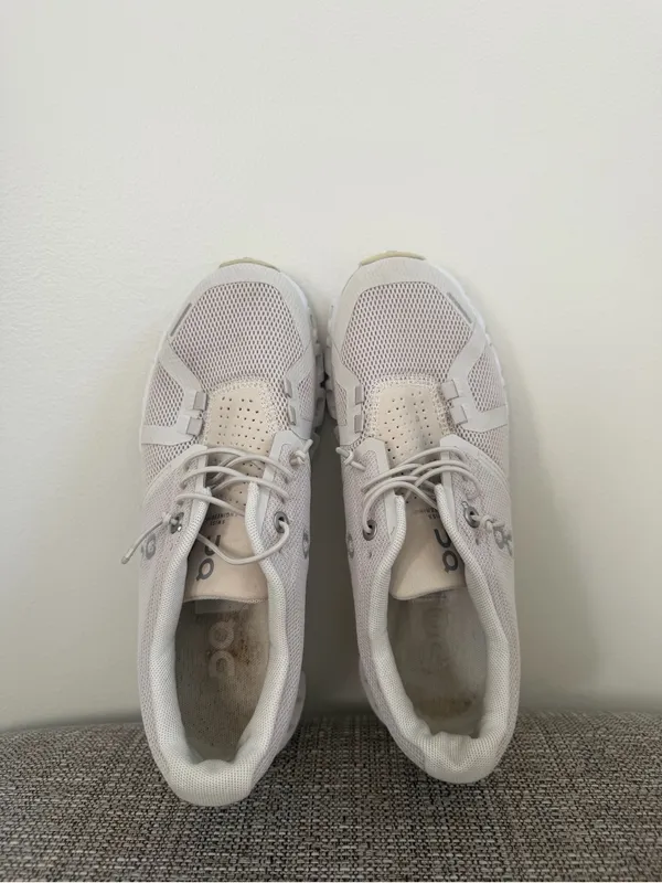 On cloud - Image 2