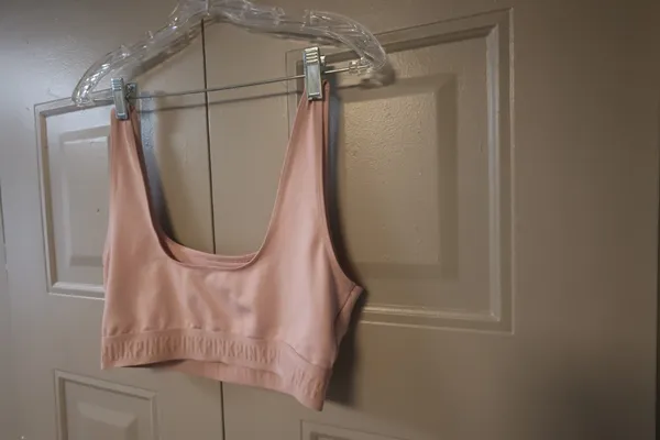 PINK Victoria's Secret Ultimate sports bra pink on bottom band in pink size large. - Image 6