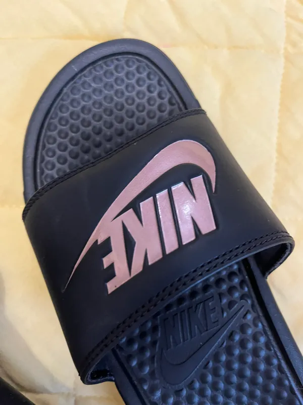 Nike Women’s Slides - Image 3