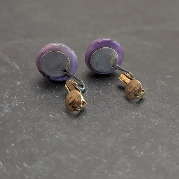Vintage Clip On Earrings 5/8" Domed Circle Muted Marbled Purple Retro - Image 5