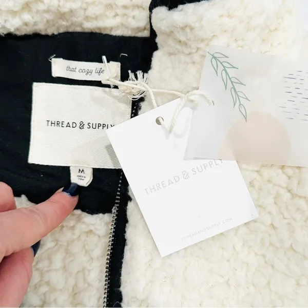 NWT Thread & Supply Cream Black Piping Quarter Zip Sherpa Pullover Sweatshirt - Image 5