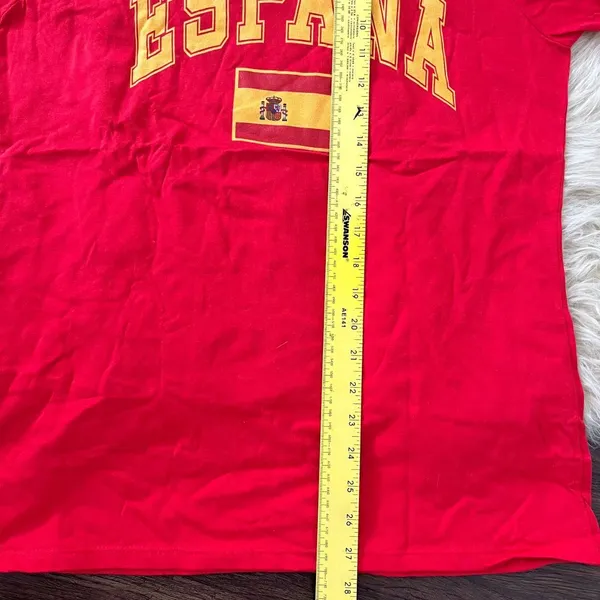 NWOT Red "Espana" Spanish Flag Graphic T-shirt Size L - Image 3