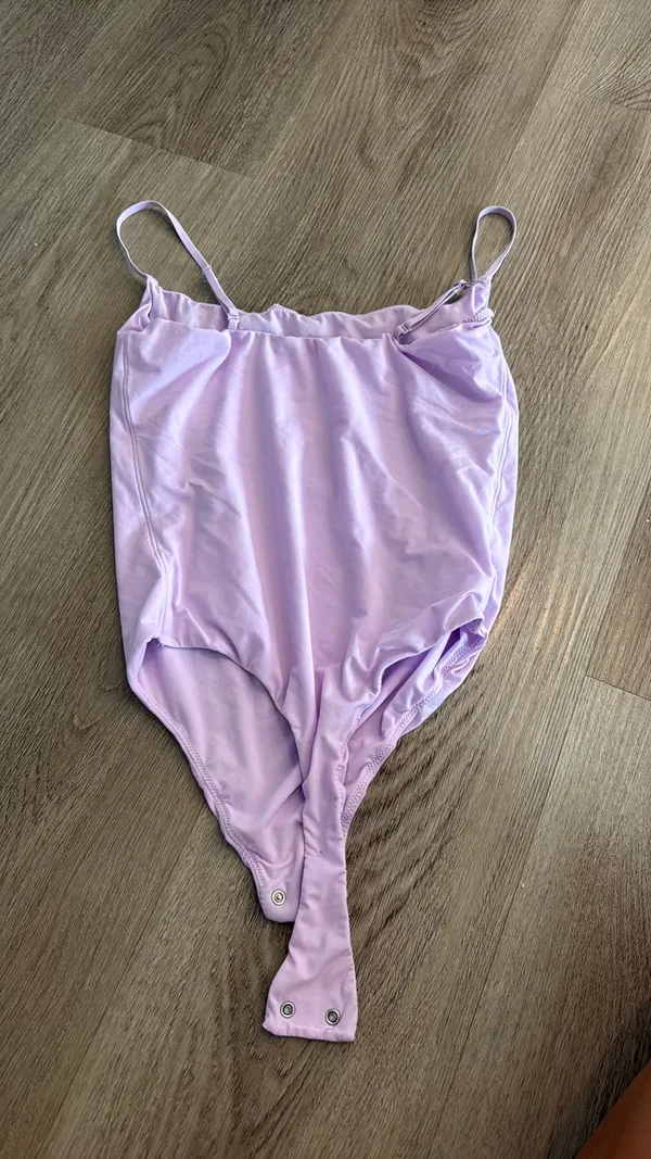 SKIMS Bodysuit - Image 4