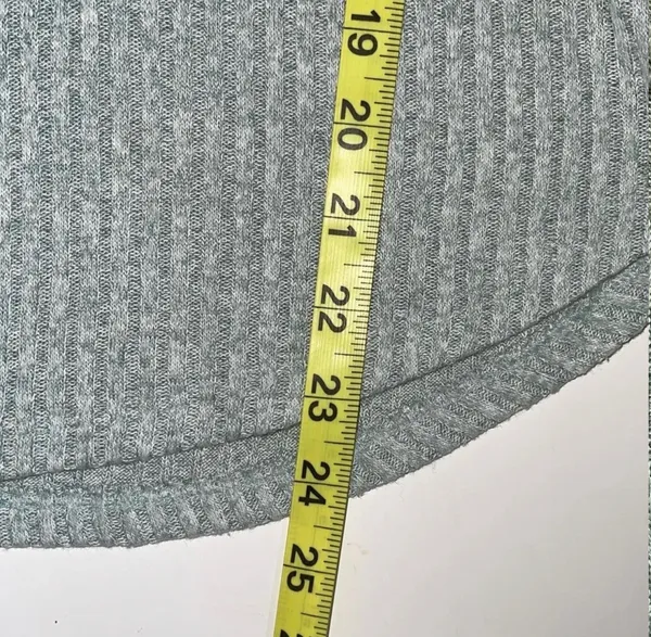 American Eagle Soft & Sexy Rib Top Light Green V-neck Long Sleeve - Image 10