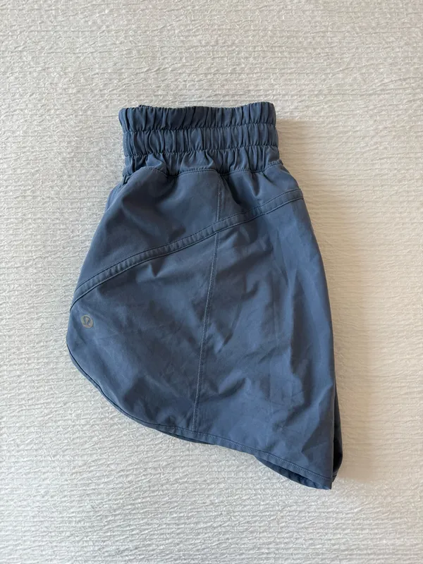 Lululemon Shorts High-Rise 3" Track That - Image 3
