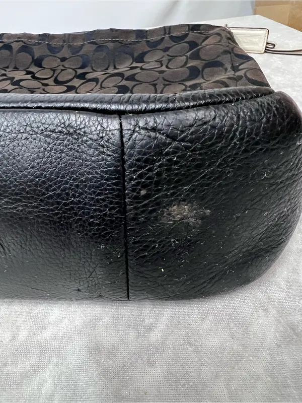 Coach Signature Hobo Bag in Black/Brown signature print canvas monogram pattern - Image 14