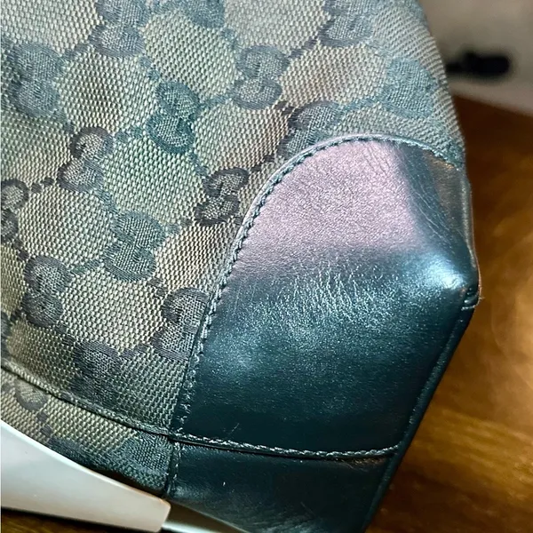 Gucci Black Tote Hand Bag with Iconic GG Design - Image 10