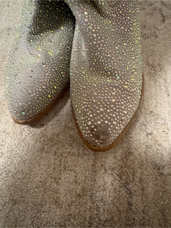 Bedazzled cowboy boots Size 8 - Image 6