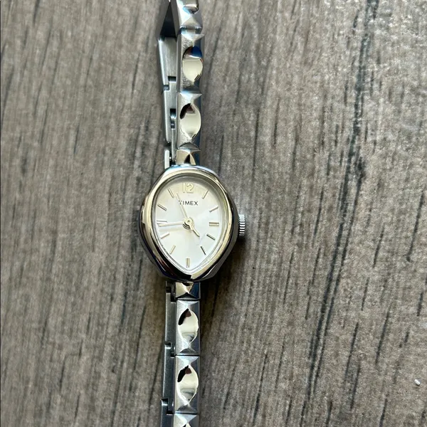 Timex Silver Watch with Cream Dial - Image 2