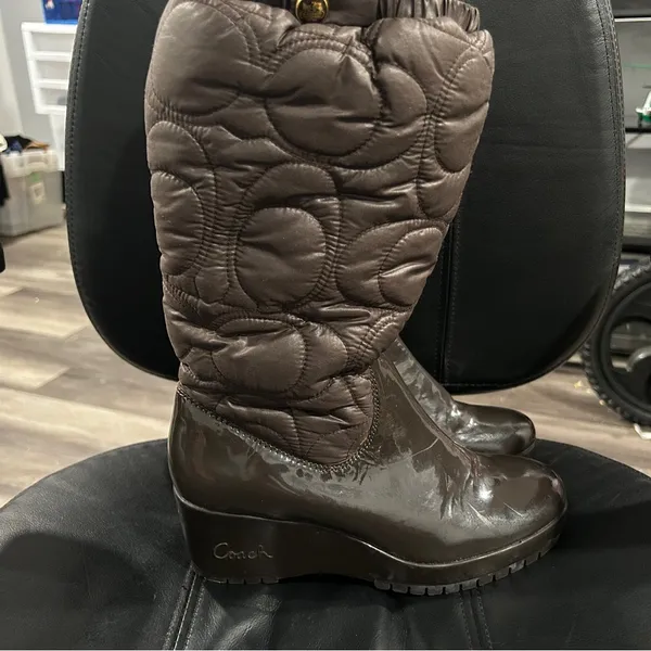 Coach Women's Quilted Dark Brown Boots - Image 4