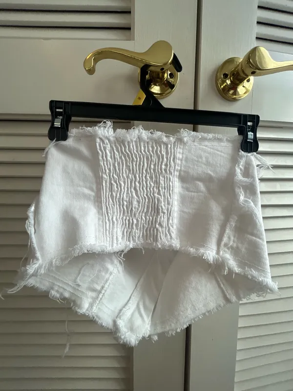 Akira white denim cropped top with zipper detailing - Image 3