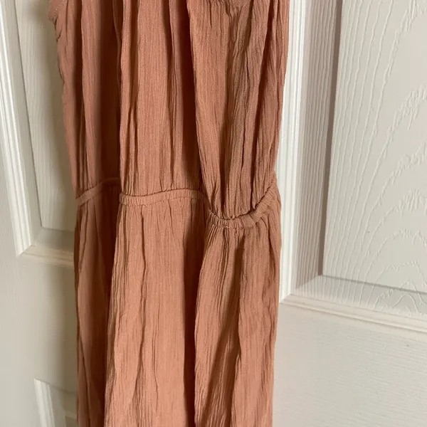 Forever 21 woman’s tan Maxi Dress Size small - Image 5