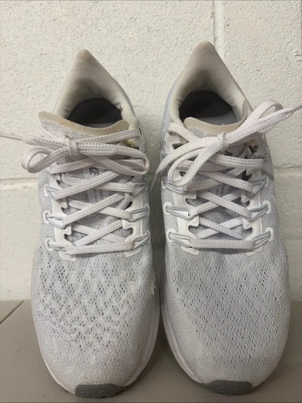 Nike sz 8 Women’s Light Gray/White Running Sneakers AQ2210-100 - Image 3