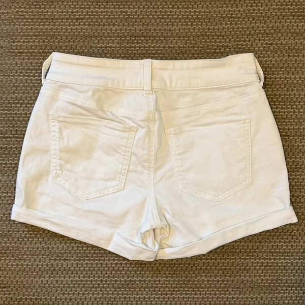 So Juniors 3 White Shorts Favorite Midi Low Rise Denim Cuffed 5 Pocket Casual - Image 3