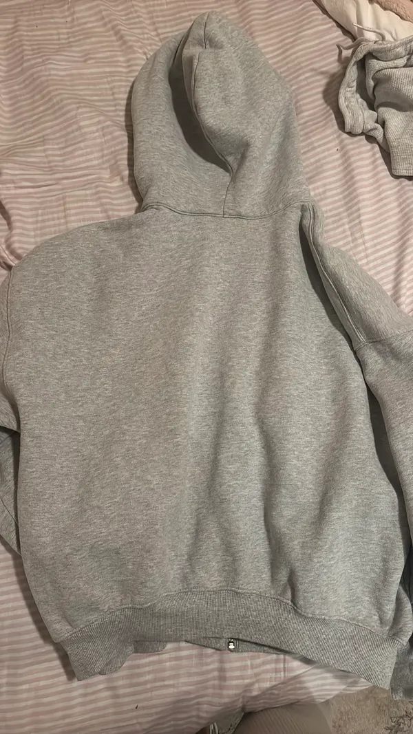 Aritzia Mega fleece zip up hoodie  - Image 5