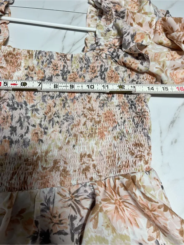 Entro Floral Puff Ruffle Sleeve with smocking peplum bottom size medium - Image 6
