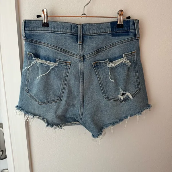 • Abercrombie & Fitch • Women’s High Rise Mom Short Size 29 Size 8 - Image 2