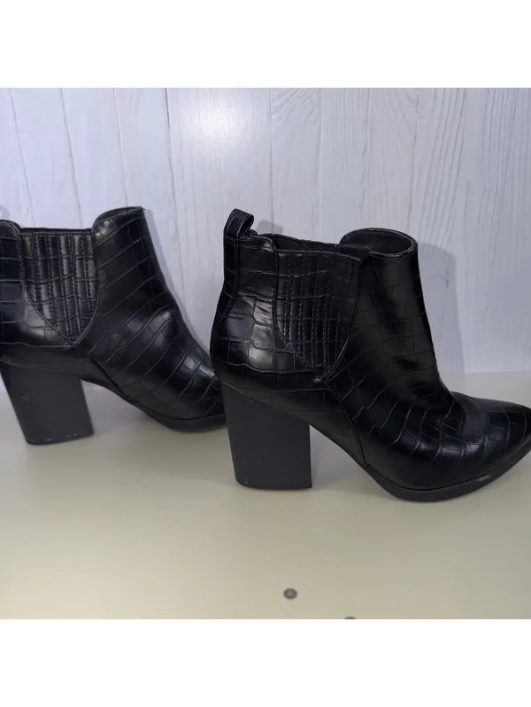 Indigo Rd Black Croc Embossed Chelsea Ankle Boots Size 8 Block Heel - Image 5