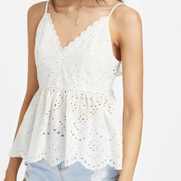 ✨ HP✨Bow Back Eyelet Embroidered Peplum Cami✨ White Size L - Image 5