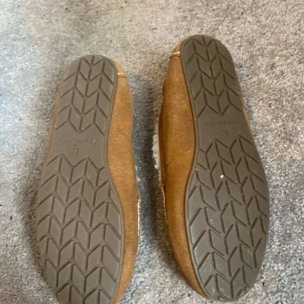 Brown Suede Koolabura Moccasin Slippers by Ugg • Sz 7 - Image 2