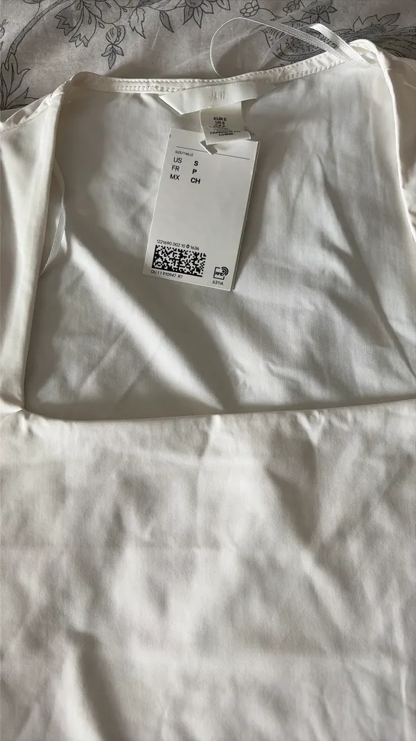 H&M White Tank Camisole Size small New with Tags Polyamide Feels Like Silk - Image 3