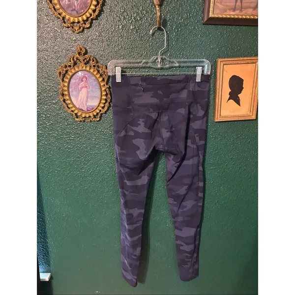 Sweaty Betty 27” Power Camo Blue Leggings Sz Small - Image 2