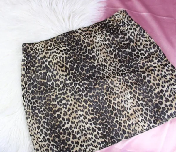 Forever 21 leather-like leopard print mini skirt - Image 5