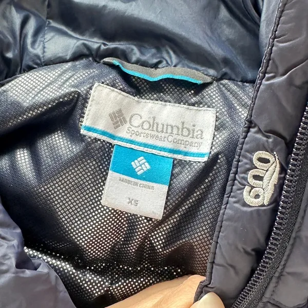 Columbia Women's Navy Blue Hexbreaker 600 Down Hooded Jacket, Size XS, Pre-Loved - Image 3