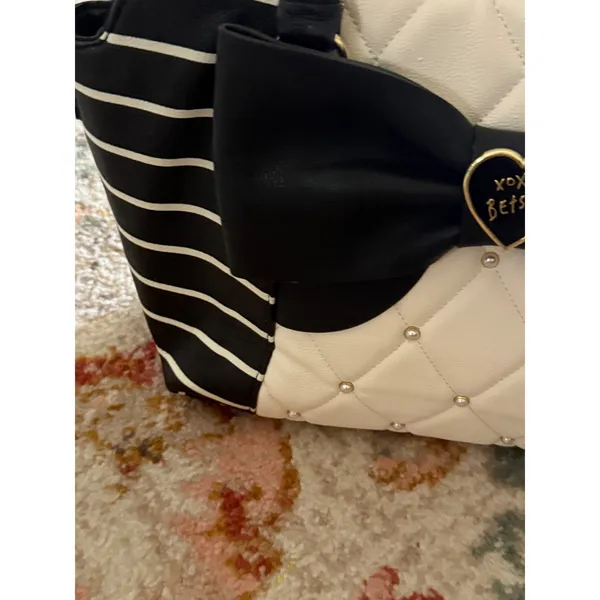 Betsey Johnson Black White Striped Quilted Bow Satchel Bag Pearl Heart Logo - Image 3