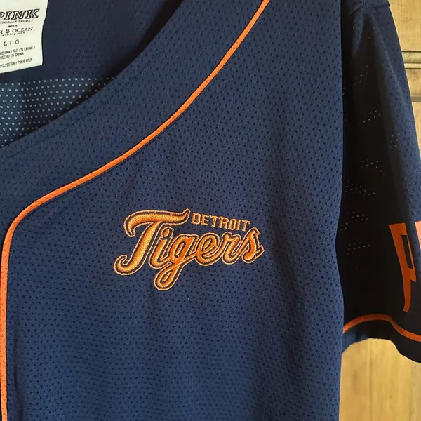 Victoria’s Secret pink Detroit Tigers Navy Button-Up Jersey with Orange Trim - Image 3