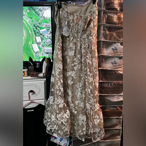 Floral Lace Sleeveless Dress - Image 3