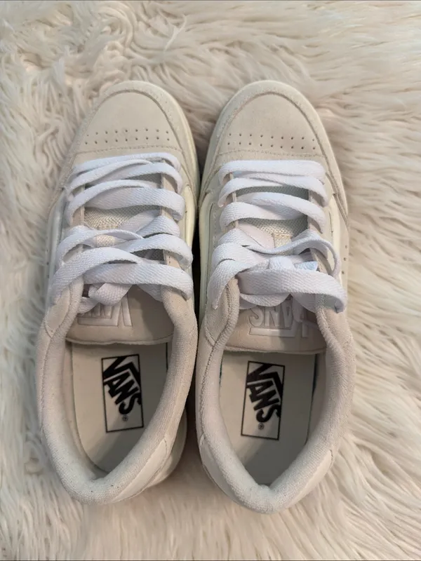 Vans Cream Suede Low-Top Sneakers with Gum Outsole size 8.5 man and 10 women’s - Image 10