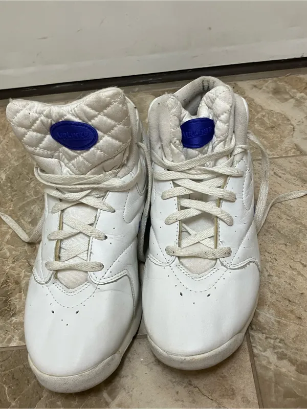 Women's Nike Vintage Airliner Size 8 - Image 2
