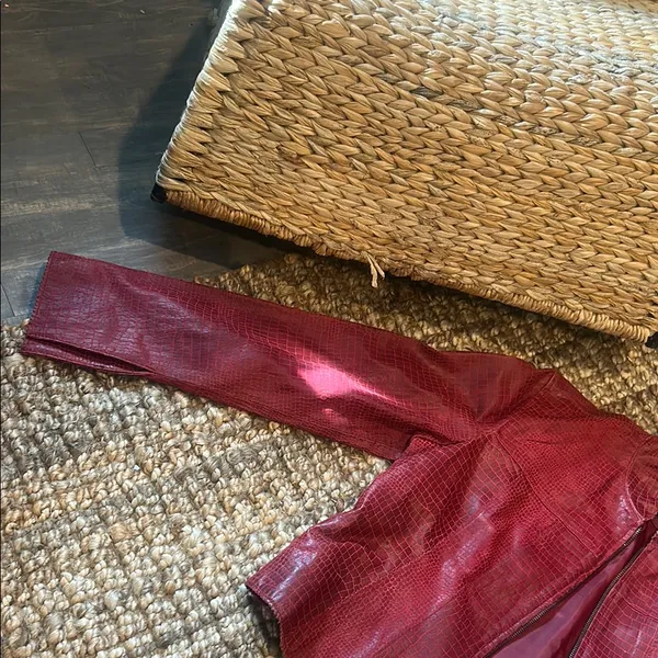XOXO Vintage Y2K Red Crocodile Leather Biker Jacket Size Medium - Image 6