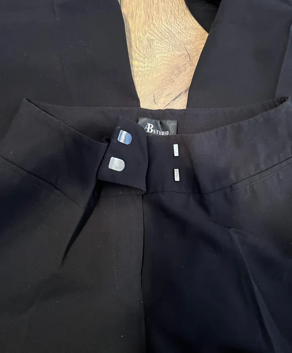 Black Pants Size 4 - Image 9
