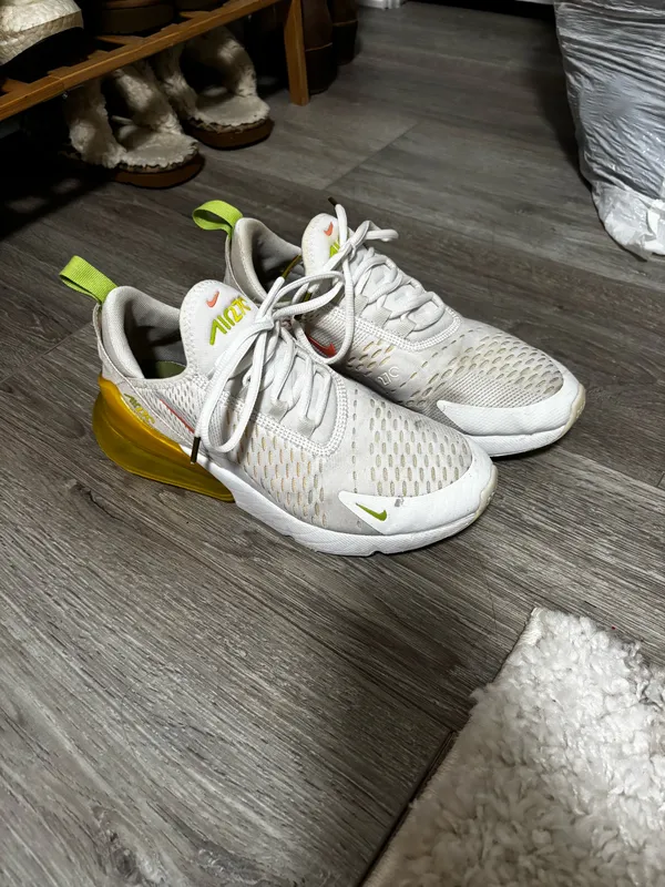 Nike Women’s Shoes Air Max 270 - Image 2